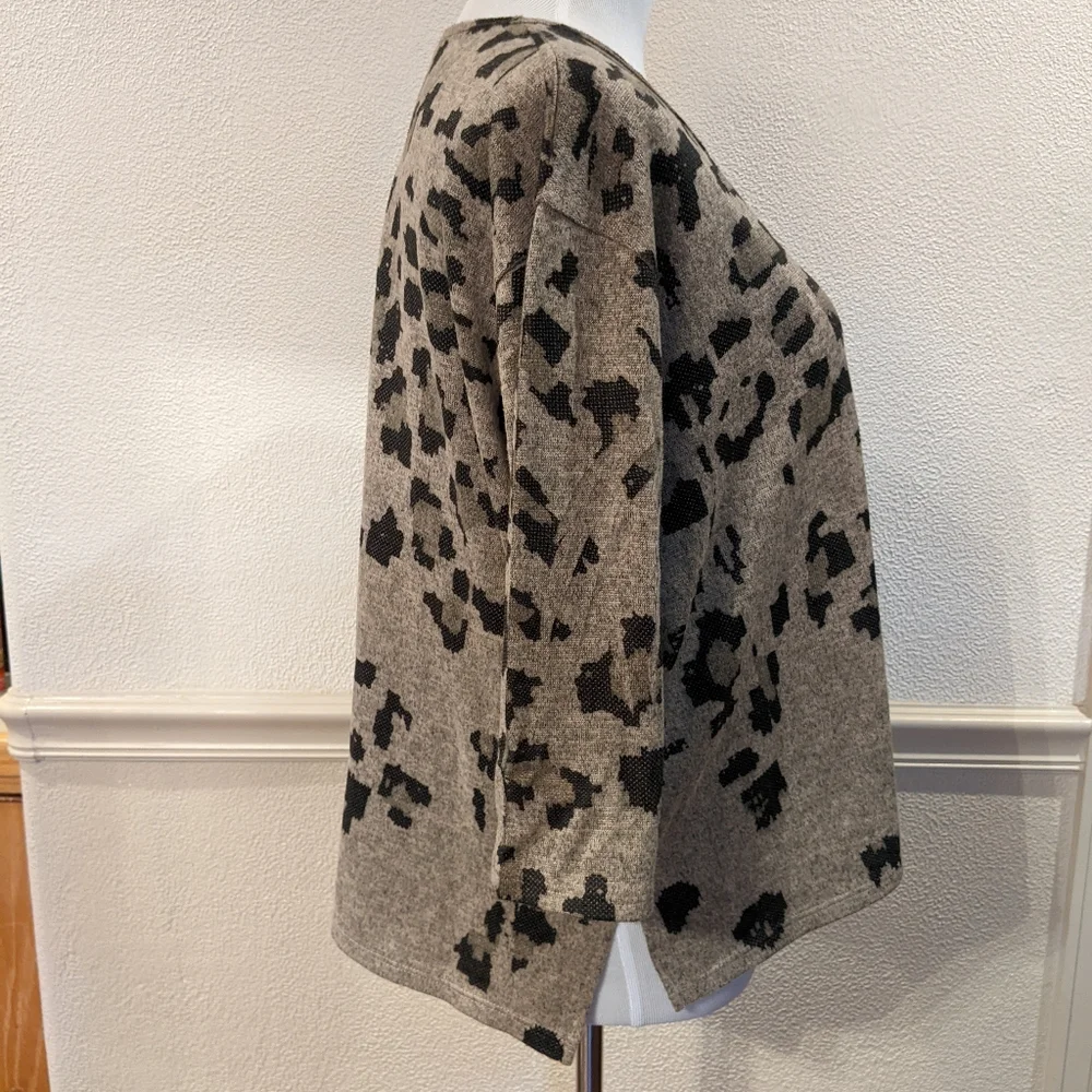 SJS Leopard Print Sweater - Picture 2 of 7